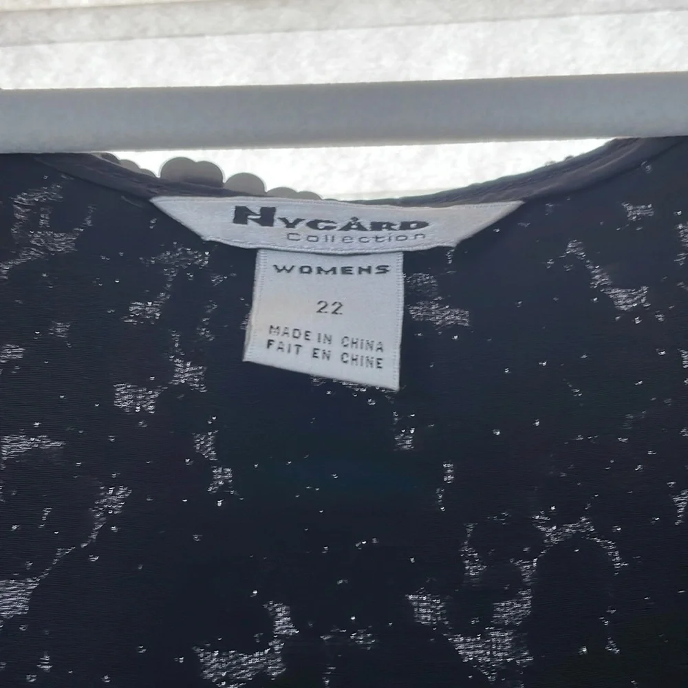 Fun sequined top - Picture 3 of 3